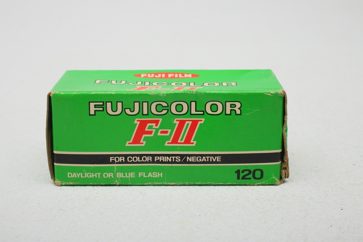 FUJI FILM CT201129【使用期限2027-3】 Fuji Fujicolor F-II - 100 ISO Color Print -120 Film- exp