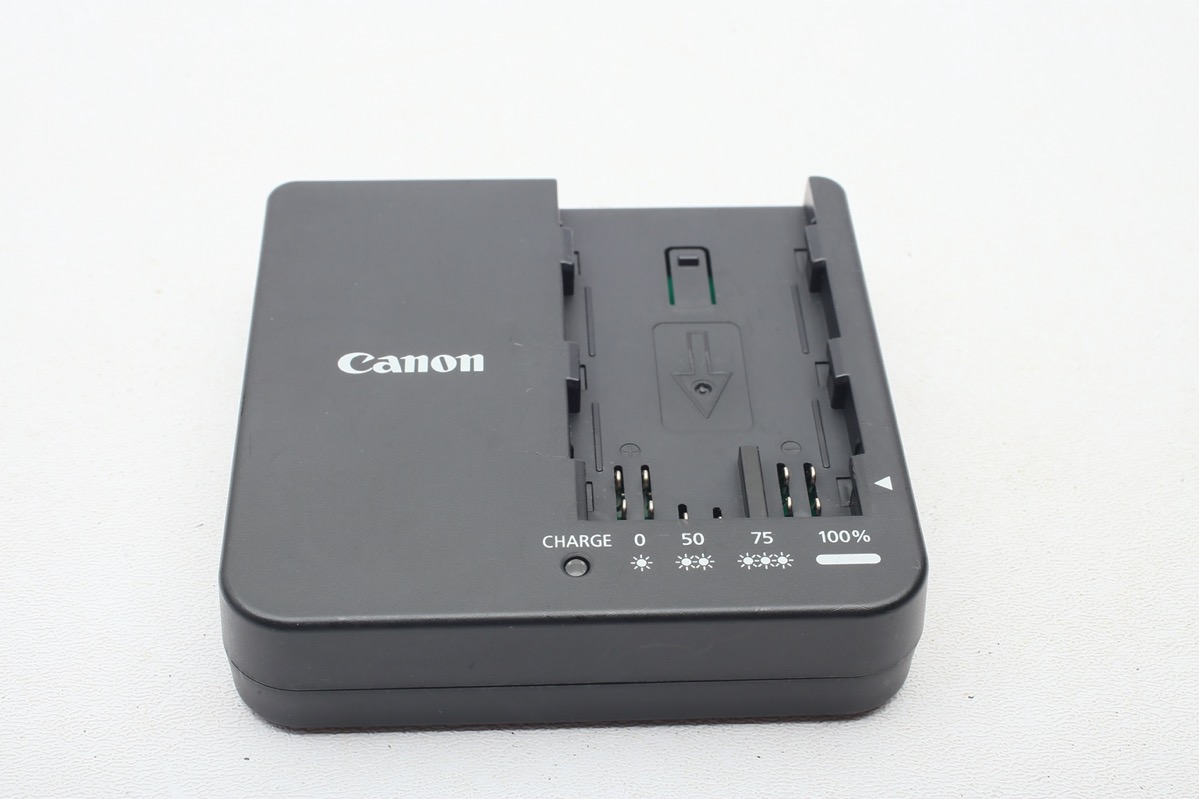 Canon CG-A20 Battery Charger C300-II/C200/C200B/BP-A30/A60+ Canon CG-A20 Battery Charger C300-II/C200/C200B/BP-A30/A60+